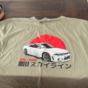 Men’s green t shirt